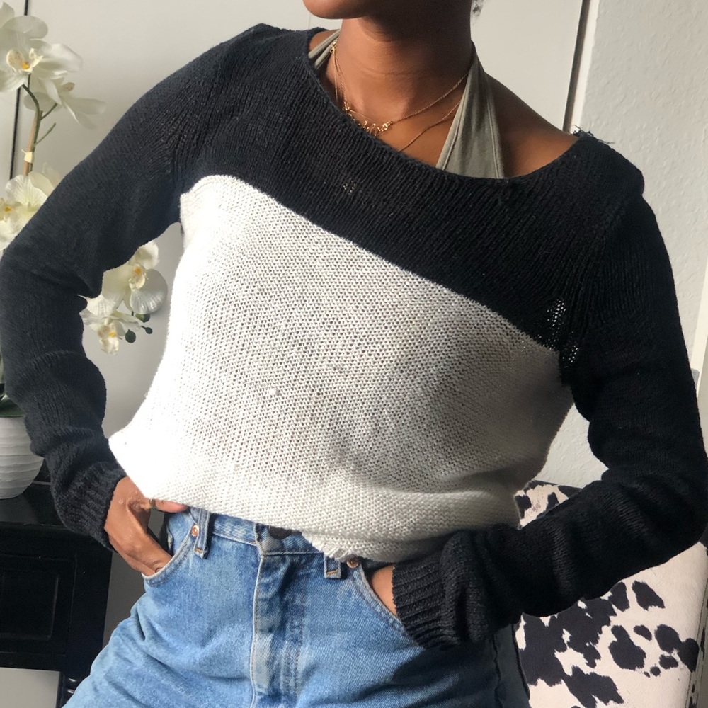 BLUE Saks Fifth Avenue contrast sweater.